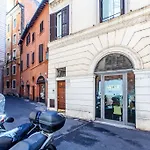 Di Rienzo Pantheon Palace