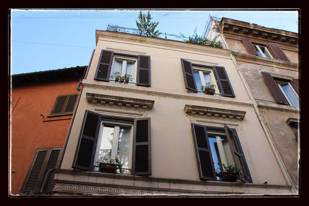 Di Rienzo Pantheon Palace